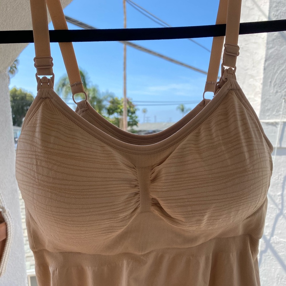 Sublime® Hands-Free Pumping & Nursing Tank